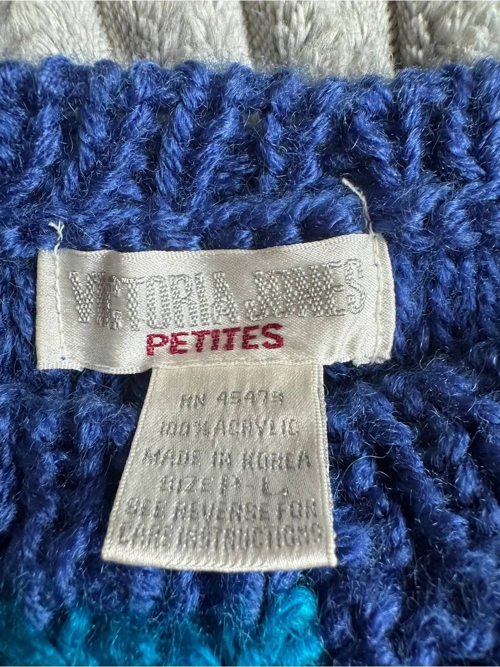 Victoria Jones Woman knit colorful preowned